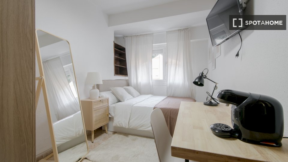 Double room Madrid, 4 beds — photo 8
