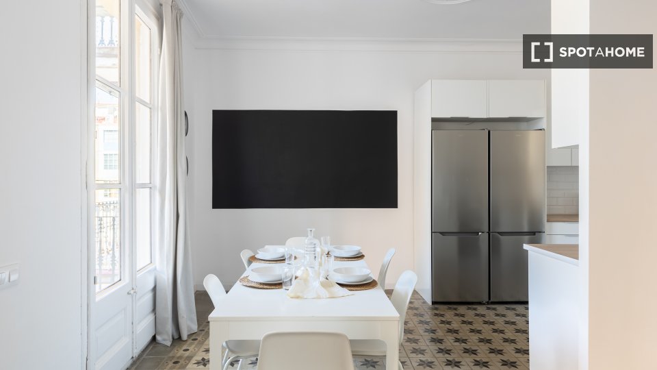 Double room Barcelona, 5 beds, 100m² — photo 17