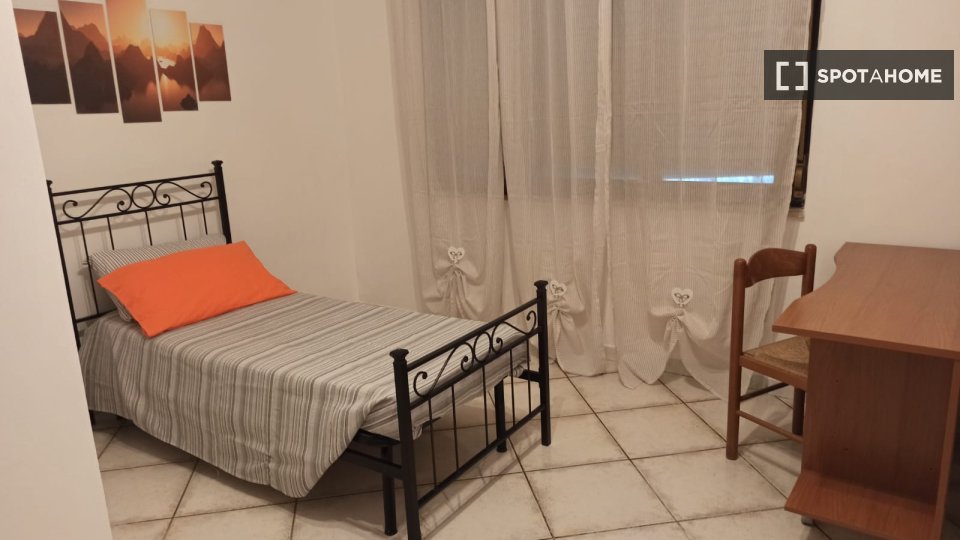 Double room Rome, 16 beds, 200m² — photo 12