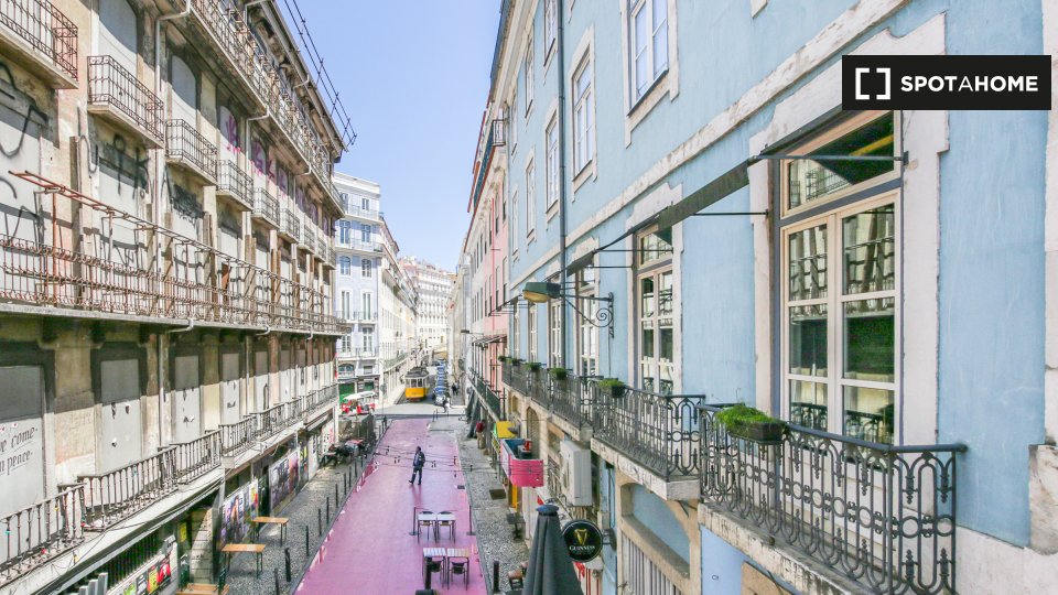 Apartment Lisbon, 2 beds, 80m² — photo 5
