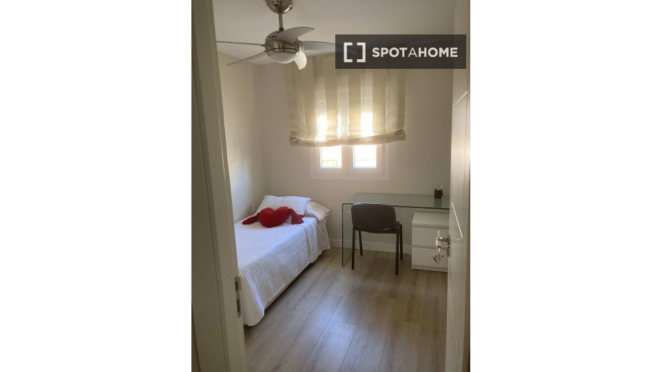 Double room Malaga, 4 beds, 120m² — photo 19