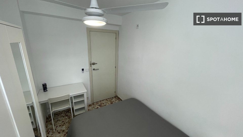 Double room Madrid, 4 beds — photo 2
