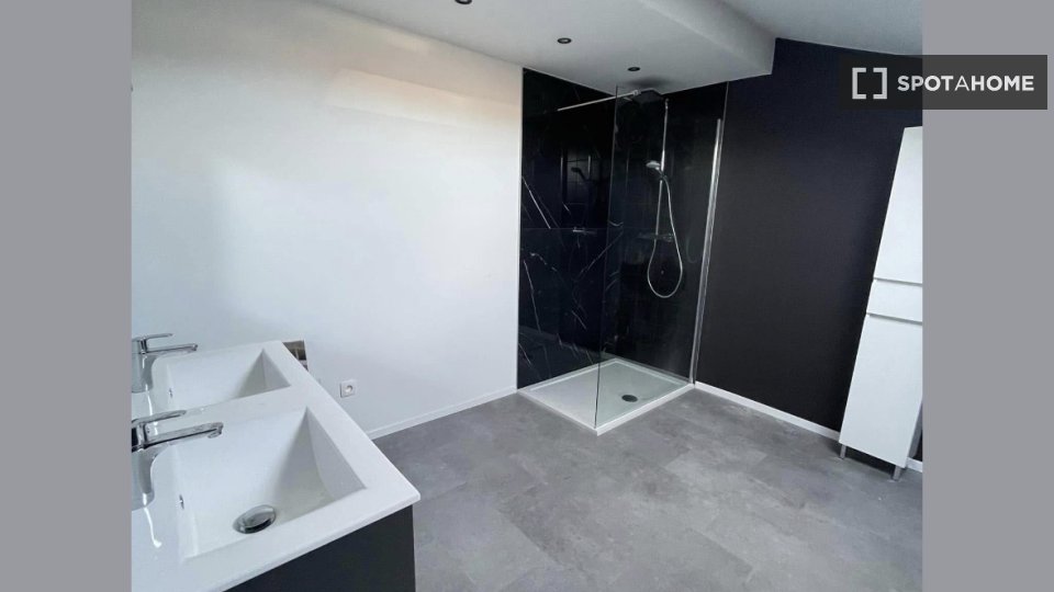 Double room Liege, 5 beds — photo 14