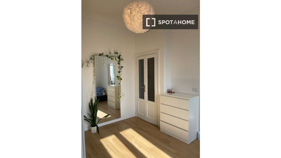 Double room Milan, 2 beds — photo 11
