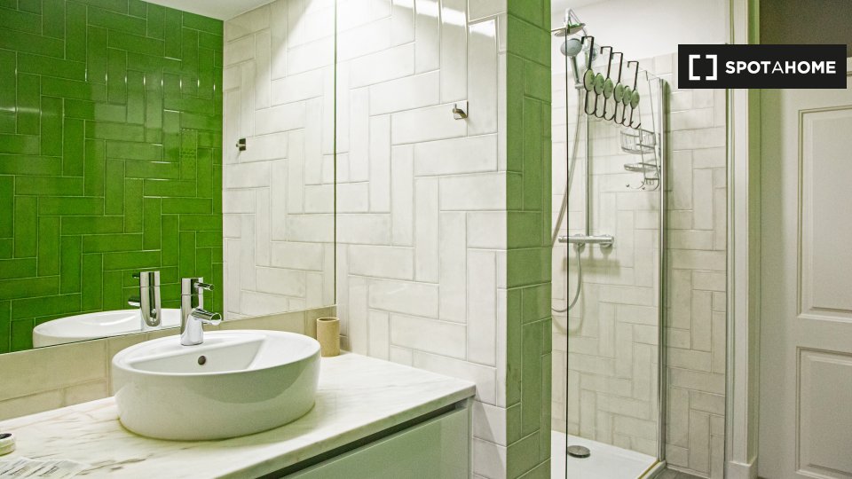 Apartment Lisbon, 2 beds — photo 13