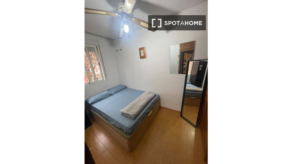 Double room Madrid, 3 beds, 60m² — photo 7