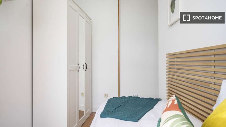 Double room Madrid, 12 beds — photo 9