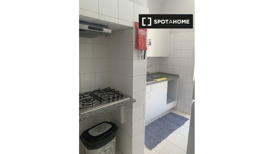Double room Lisbon, 4 beds, 100m² — photo 4