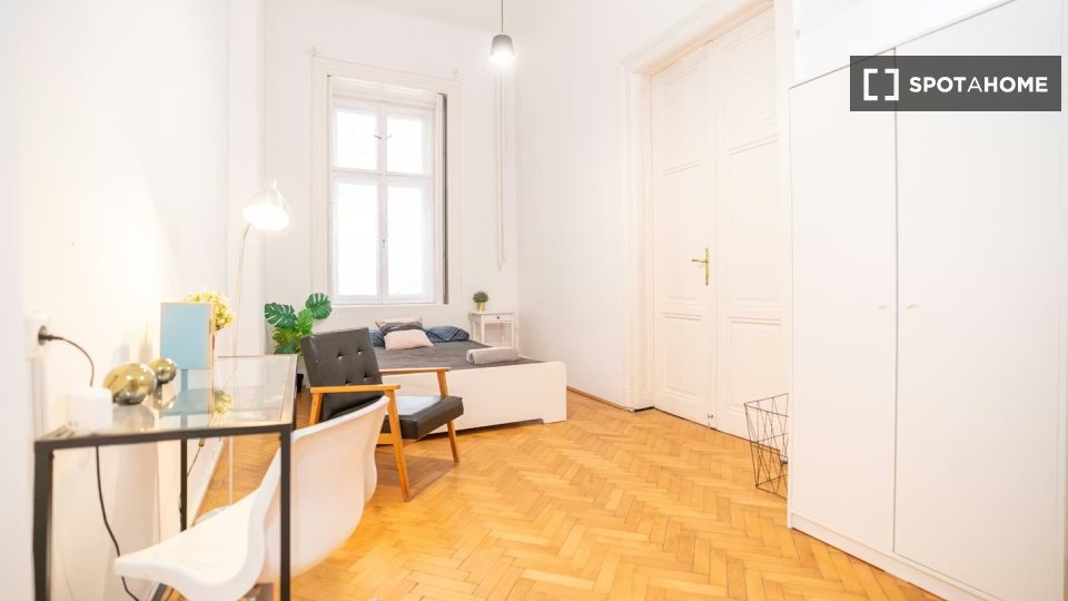 Double room Budapest, 3 beds — photo 11