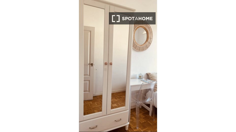 Double room Madrid, 4 beds, 120m² — photo 29