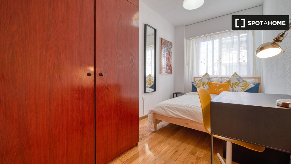 Double room Madrid, 4 beds, 50m² — photo 17