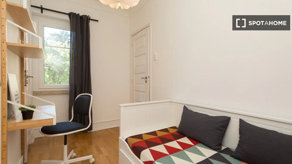 Double room Lisbon, 6 beds — photo 13