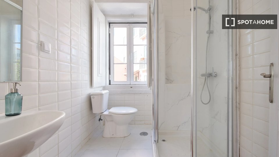 Double room Lisbon, 13 beds — photo 6