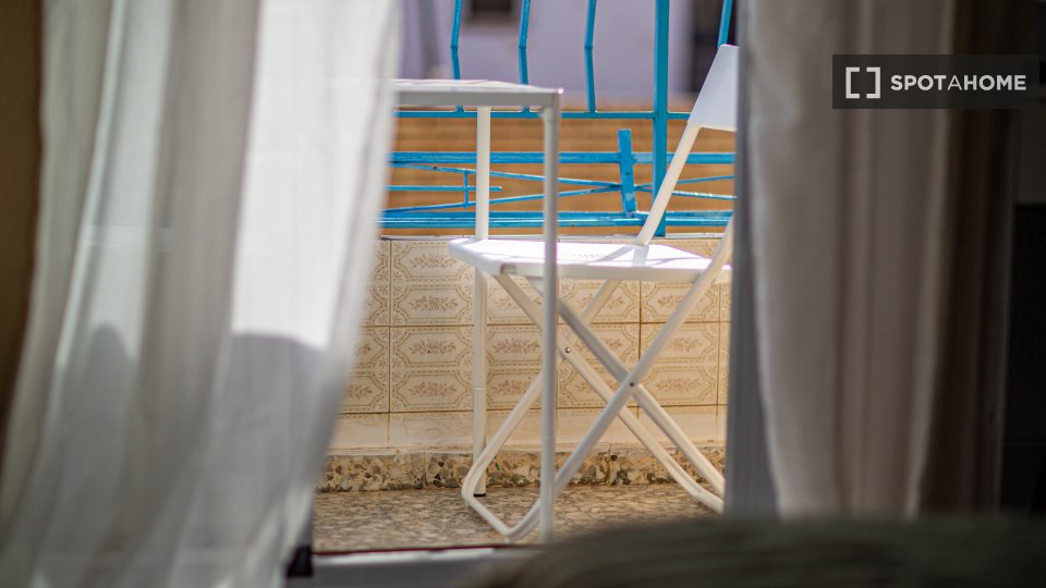 Double room Valencia, 4 beds, 140m² — photo 8
