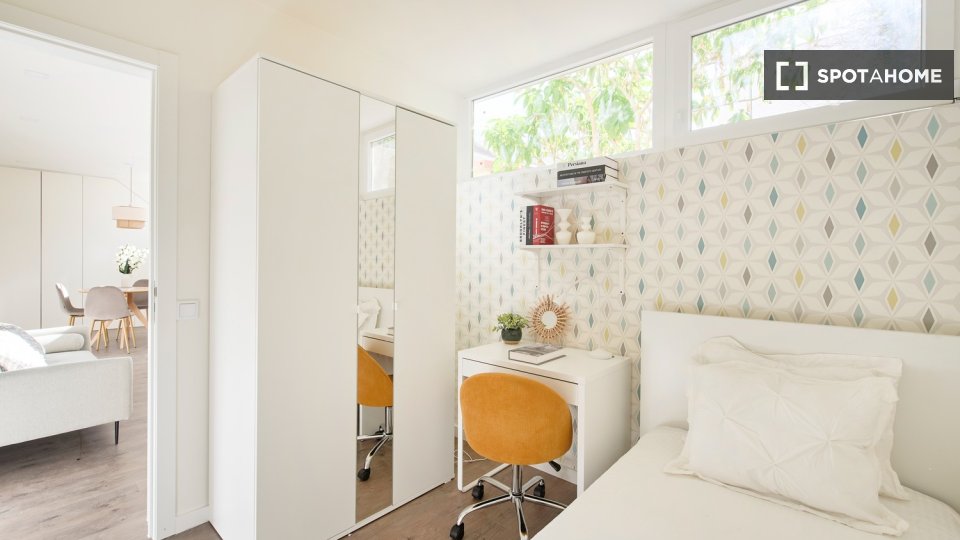 Double room Lisbon, 4 beds — photo 34