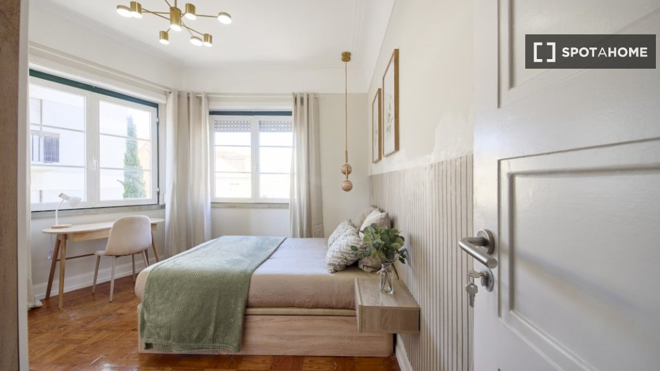 Double room Lisbon, 4 beds — photo 9
