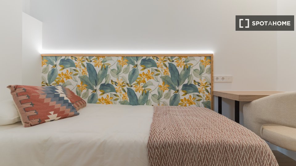 Double room Madrid, 6 beds — photo 14