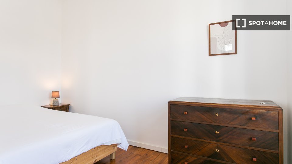 Double room Lisbon, 8 beds — photo 10