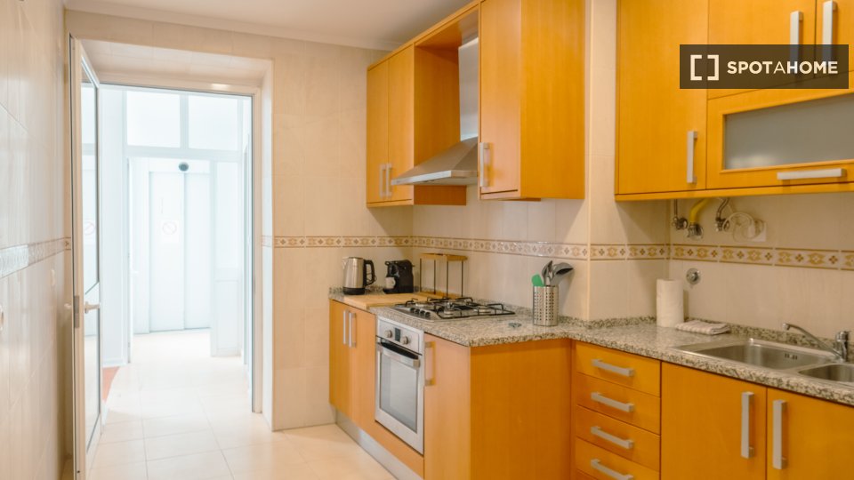 Double room Lisbon, 6 beds — photo 10