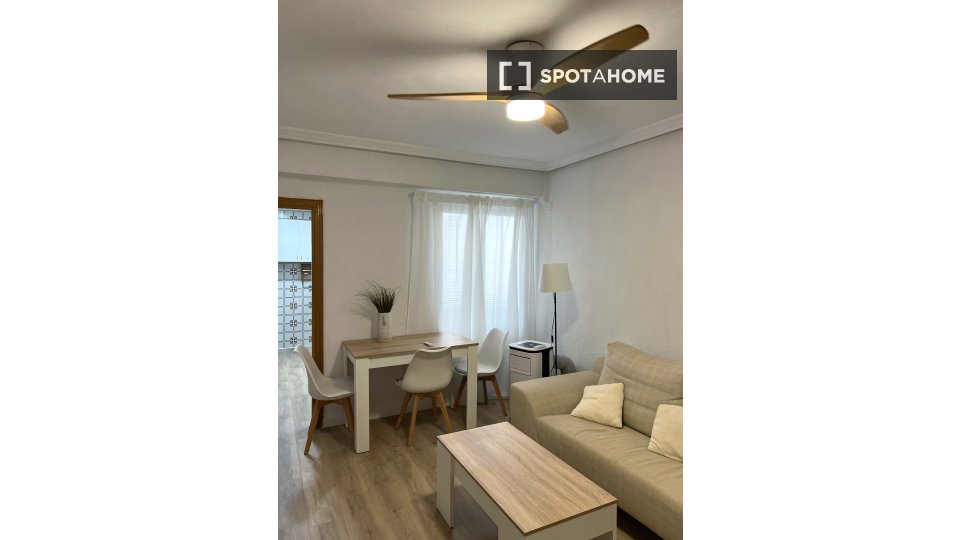 Apartment Valencia, 3 beds, 71m² — photo 11