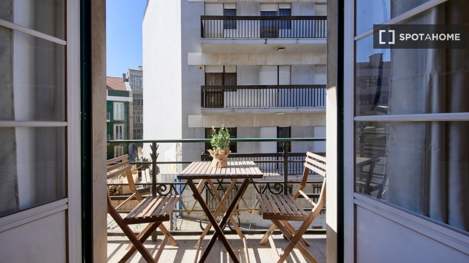 Double room Lisbon, 4 beds — photo 54
