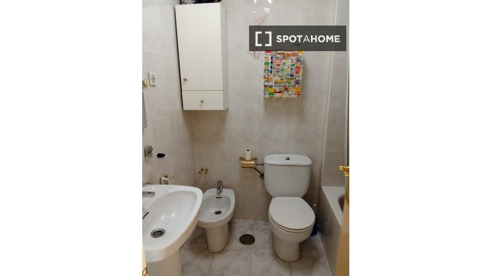 Double room Malaga, 3 beds, 60m² — photo 3