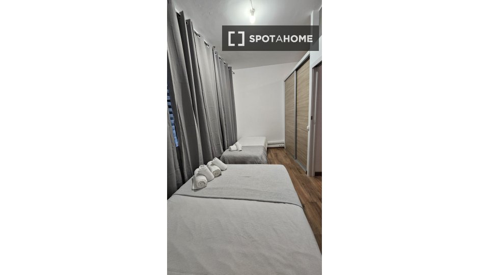 Apartment Barcelona, 5 beds, 110m² — photo 15