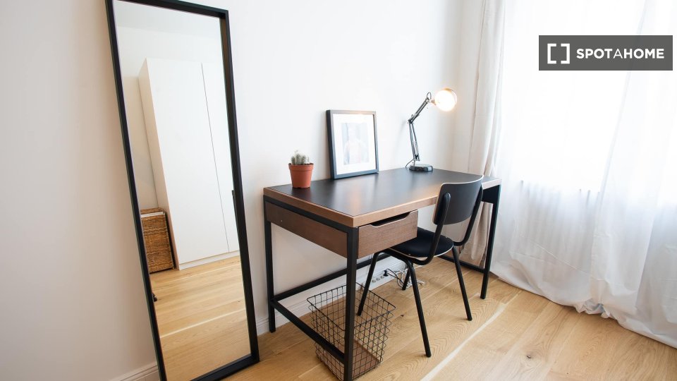 Double room Berlin, 4 beds, 107m² — photo 14
