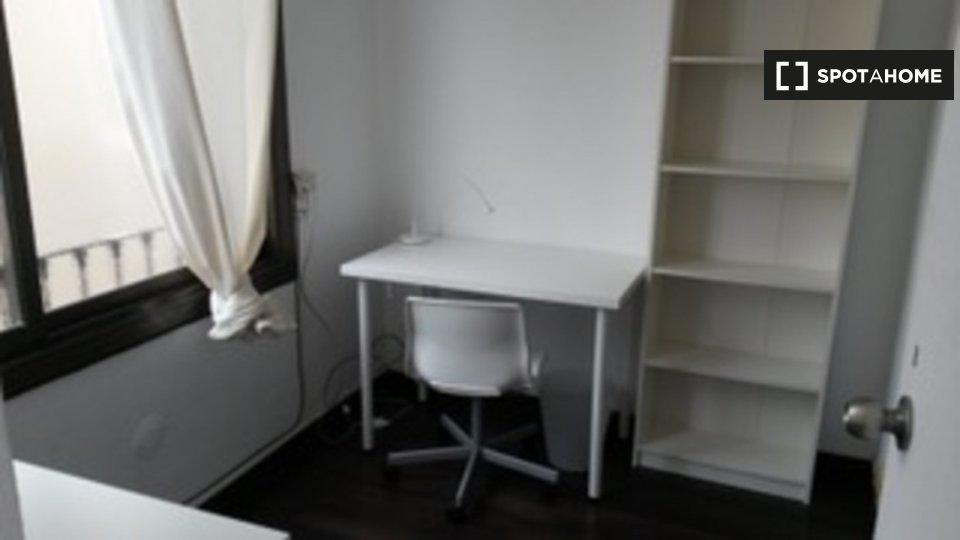 Double room Barcelona, 6 beds, 180m² — photo 36