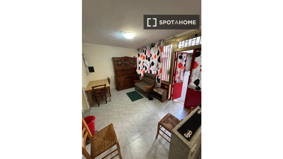 Double room Naples, 2 beds — photo 8