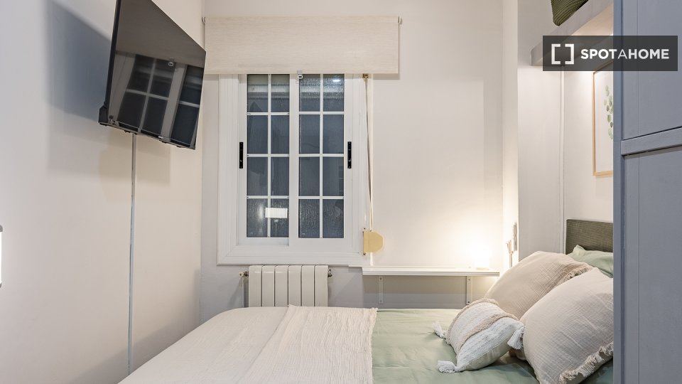 Double room Barcelona, 5 beds, 95m² — photo 11