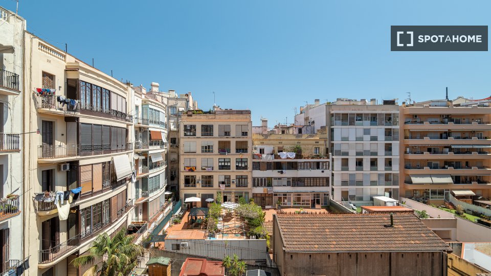 Double room Barcelona, 7 beds, 166m² — photo 11