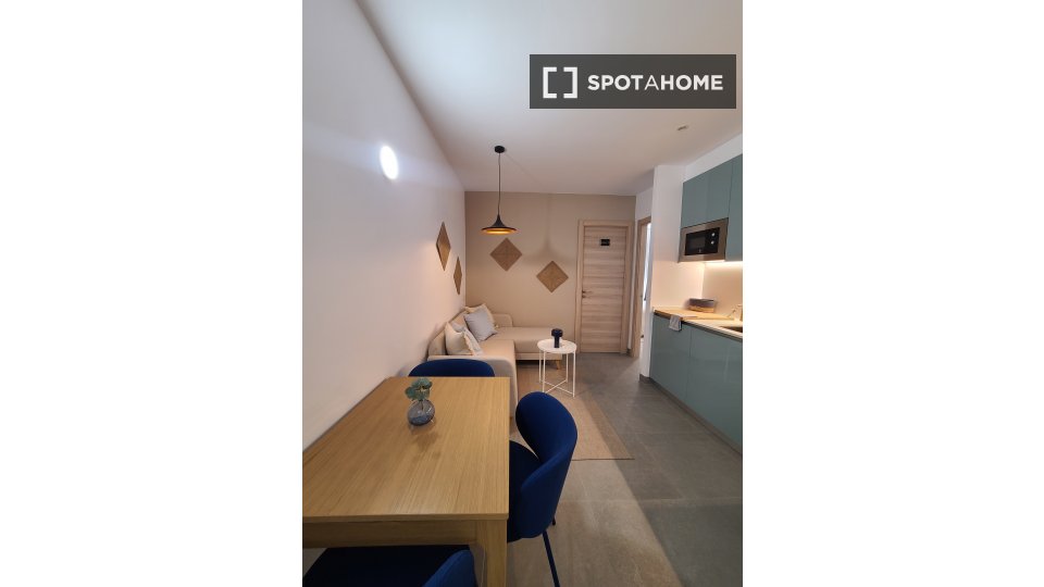 Double room Barcelona, 4 beds, 90m² — photo 16