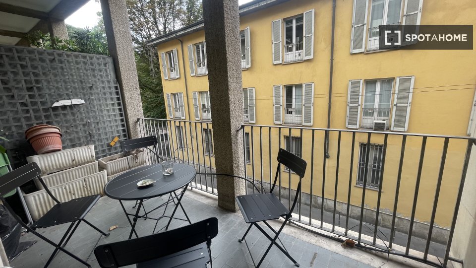 Double room Milan, 3 beds, 80m² — photo 14