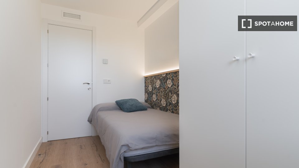 Double room Madrid, 6 beds — photo 16
