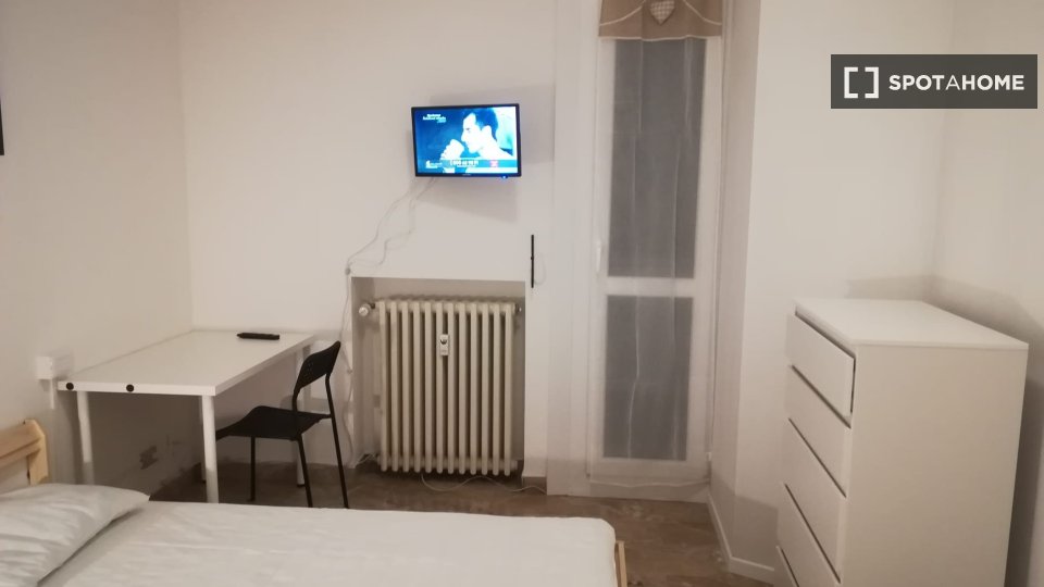 Double room Milan, 4 beds — photo 3