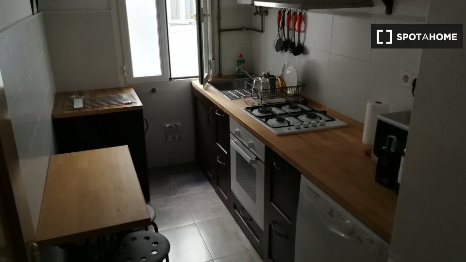 Apartment Madrid, 5 beds, 120m² — photo 4