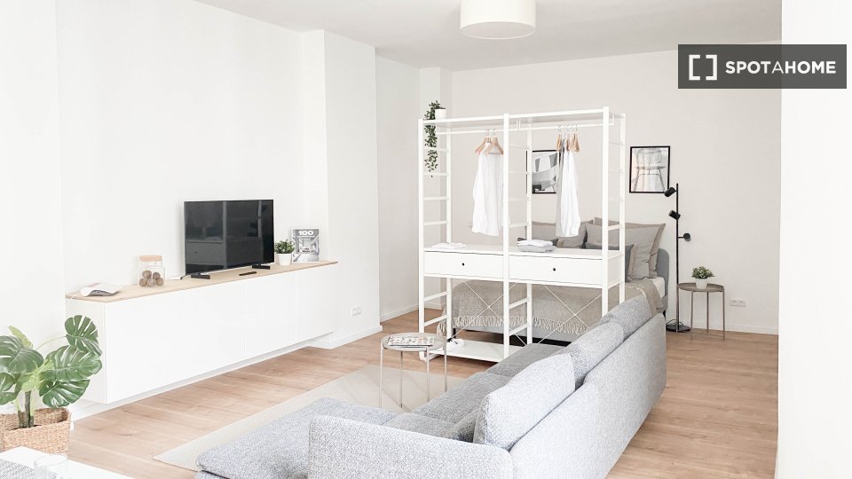 Apartment Berlin, 1 bed, 44m² — photo 1