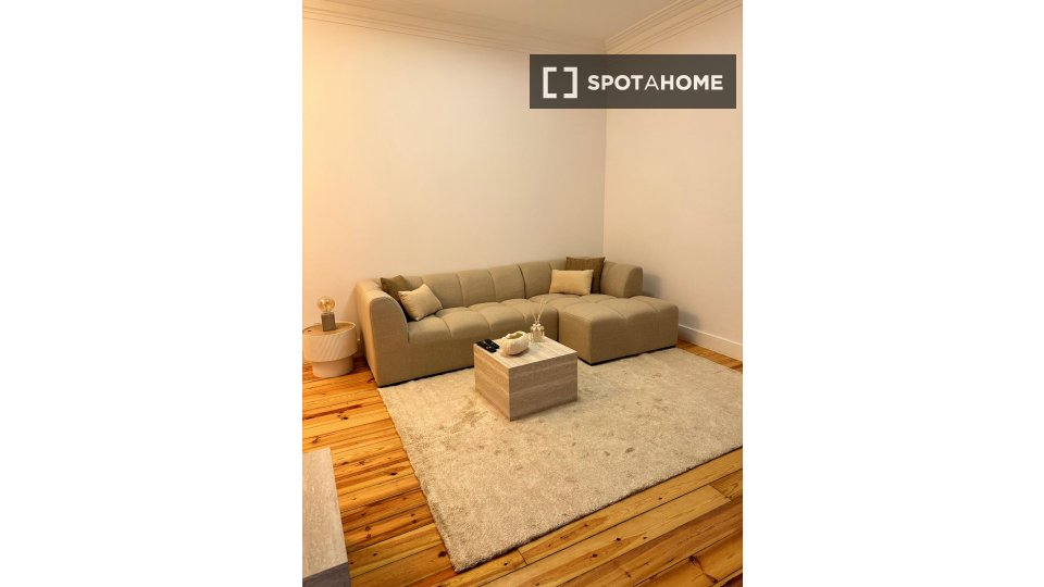 Apartment Lisbon, 2 beds — photo 16