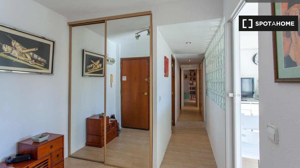 Double room Valencia, 3 beds, 90m² — photo 3