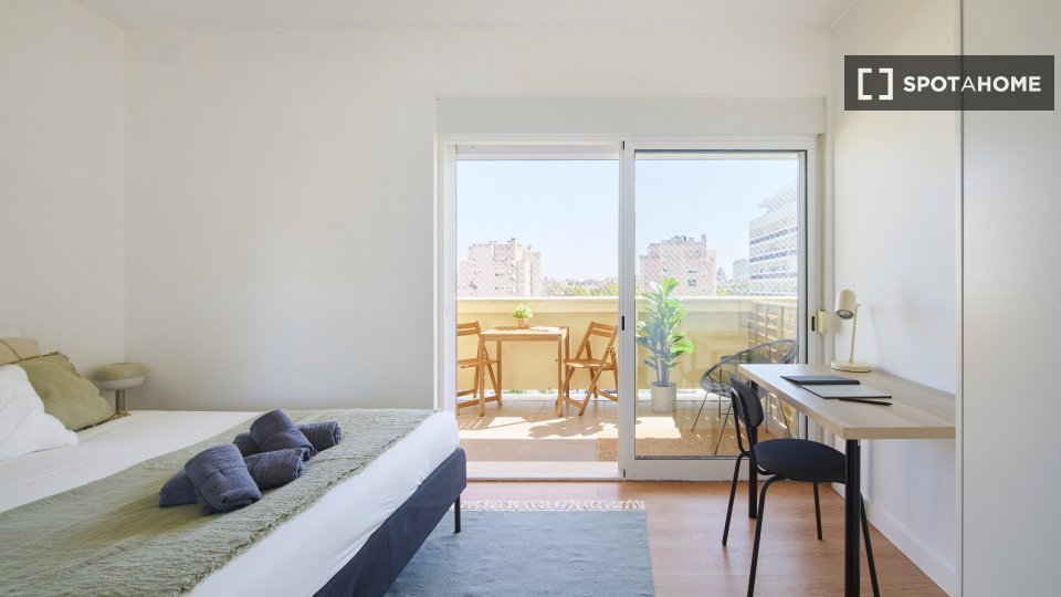 Double room Lisbon, 6 beds — photo 15