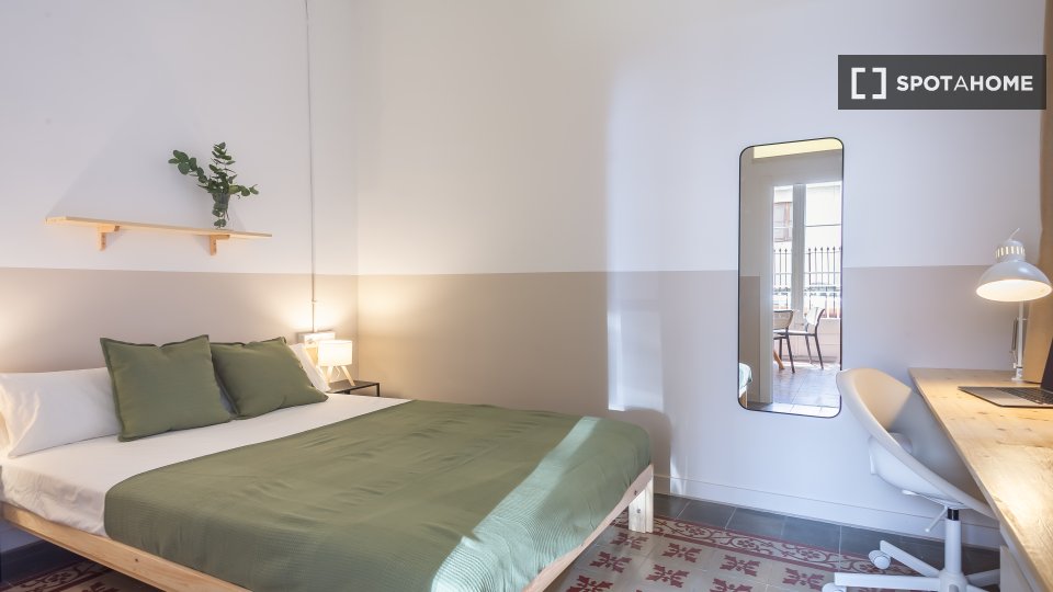 Double room Barcelona, 4 beds, 90m² — photo 8