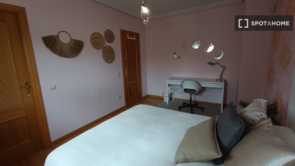 Double room Madrid, 5 beds — photo 14