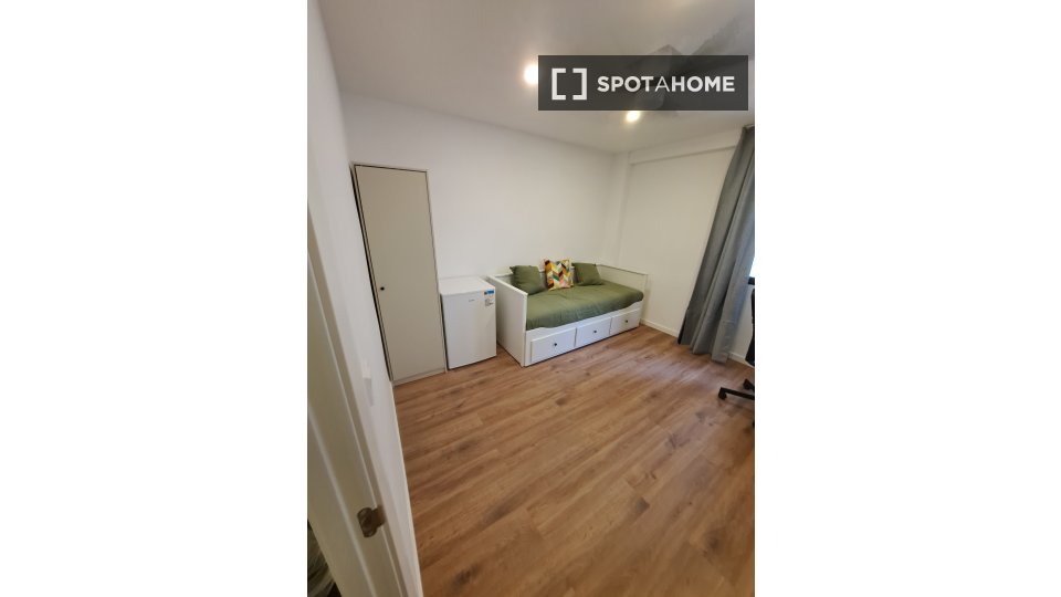Double room Valencia, 4 beds, 75m² — photo 11