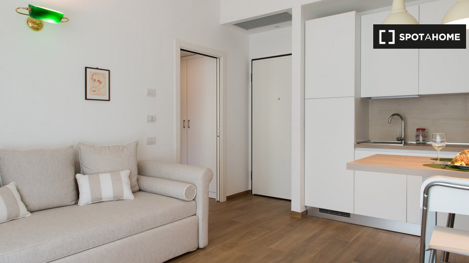 Apartment Milan, 1 bed — photo 2