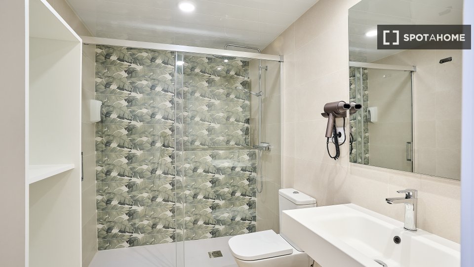 Apartment Barcelona, 2 beds, 55m² — photo 17