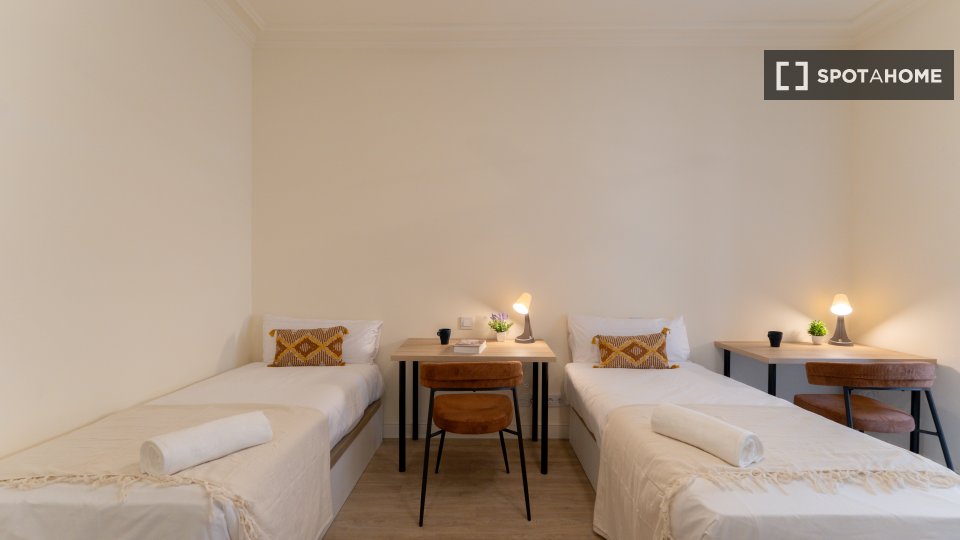 Double room Madrid, 9 beds — photo 16