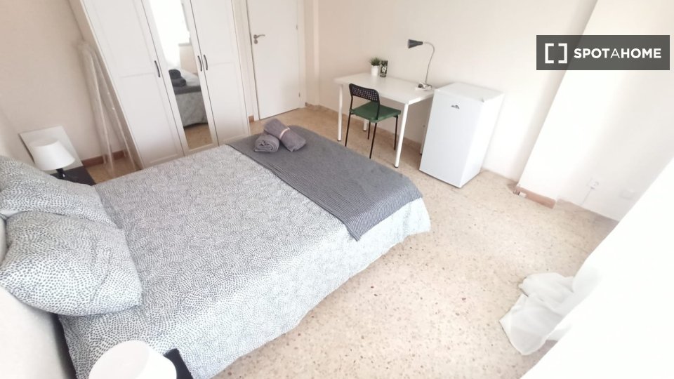 Chambre double Madrid, 5 chambres — photo 4