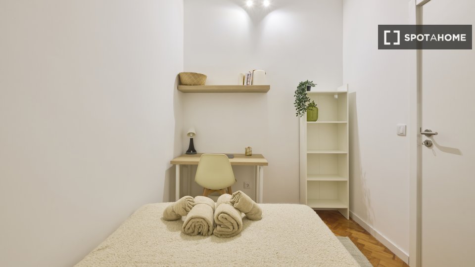 Double room Lisbon, 11 beds — photo 22