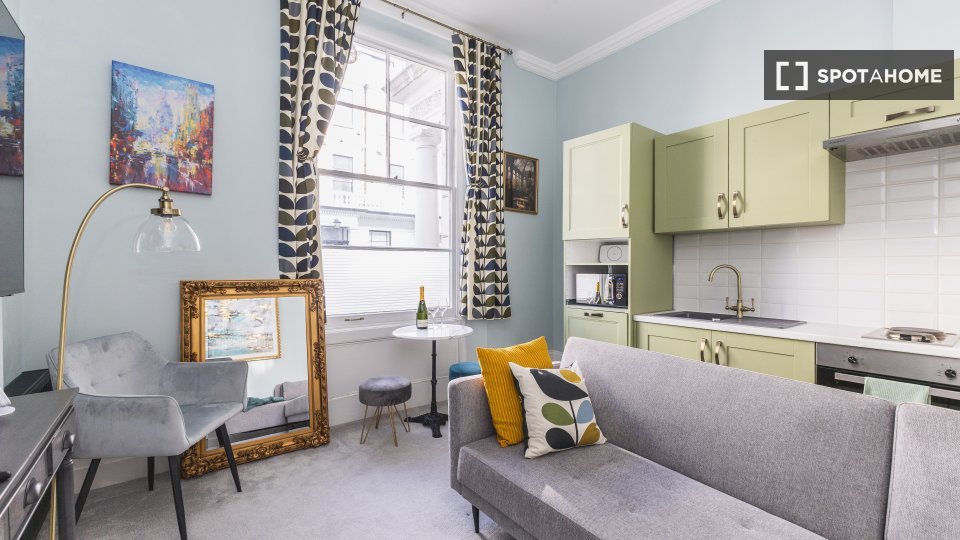 Apartment London, 1 bed, 32m² — photo 1